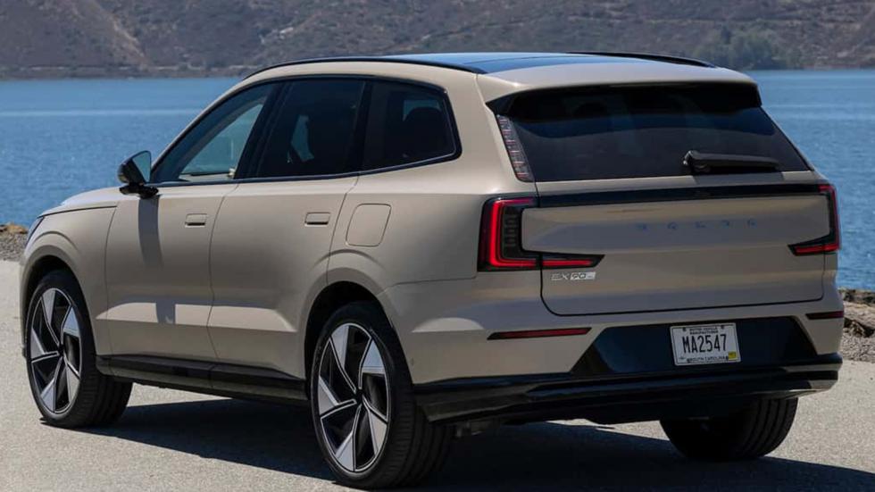 Πρεμιέρα για το αναβαθμισμένο Volvo EX90